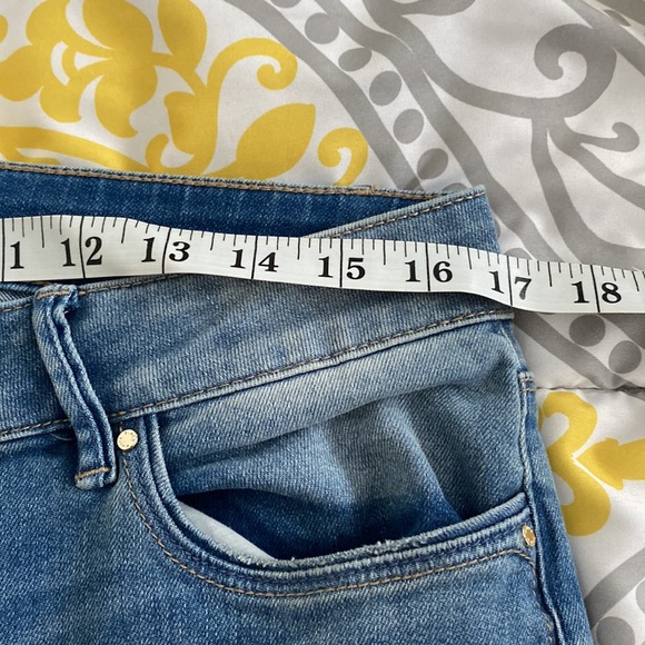 White House Black Market The Skinny Crop Distressed Denim Jeans 12 short - Picture 5 of 7